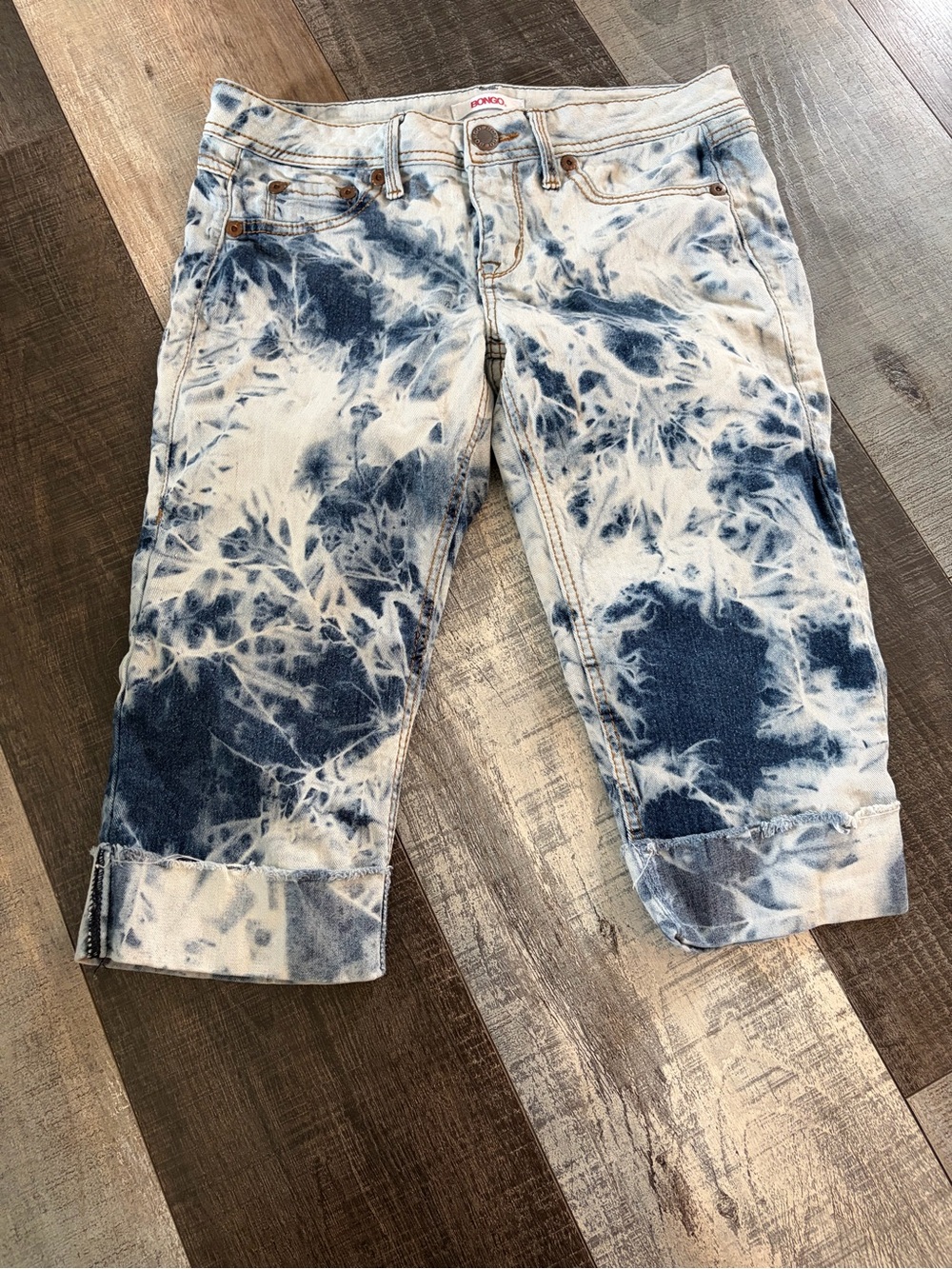 Bongo Y2K Acid Wash Cuffed Capri Jeans Juniors Size 9 Embroidered
